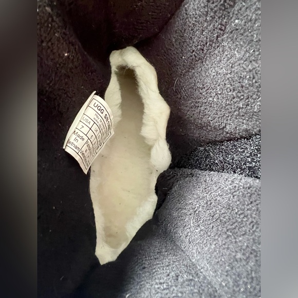 UGG Classic Klamath Mini Suede Boots - Picture 7 of 8